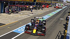 Jezdec Red Bullu Max Verstappen vyjí�dí z box� b�hem kvalifikace na Velkou cenu...