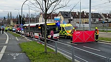 Na Karlovarské tíd v Plzni srazil autobus chodce.