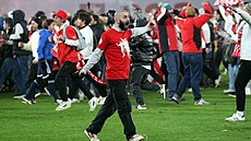 Fanouci Gruzie slaví postup na mistrovství Evropy, národní tým v barái...