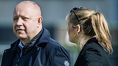 P�edseda asociace Petr Fousek a tisková mluv�í Denisa Dole�alová sledují...