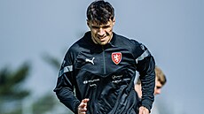 Adam Gabriel na tréninku fotbalové reprezentace ped pípravným duelem v Norsku.