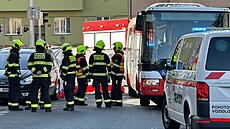 V praské ulici Pod Rapidem srazil autobus enu. Utrpla váná poranní dolních...
