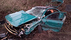 Nehoda osobního auta, dodávky a nákladního auta na silnici I/37 u Stítee na...