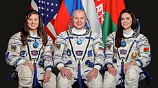 Astronautka NASA Tracy C. Dysonová, kosmonaut Roskosmosu Oleg Novickij a první...
