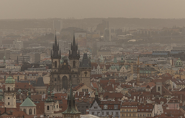 Ozonový smog se šíří Českem. Doporučuje se omezit fyzickou aktivitu