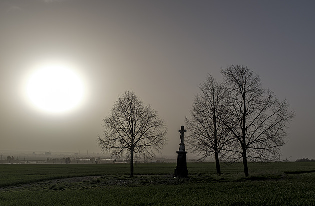 Smog z písku ze Sahary se roztahuje na Moravu, předpovědi jsou nejisté