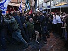V Jeruzalém se na protivládní demonstraci sely desetitisíce lidí, podle AP se...