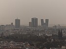 Ranní Praha zahalená v saharském prachu. (31. bezna 2024)