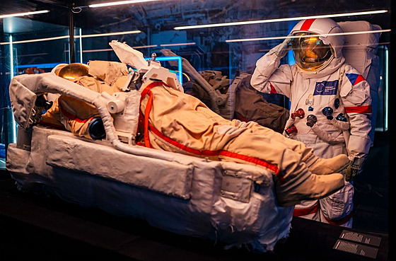 Návtvníci na výstav uvidí i originální skafandry pímo od NASA. Chybt...