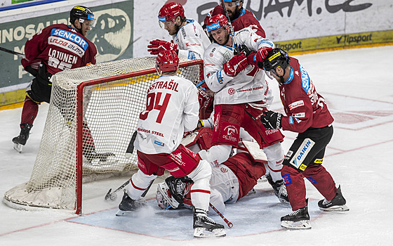 Puk se po dorá�ce Michala Morav�íka �ourá za brankovou �áru