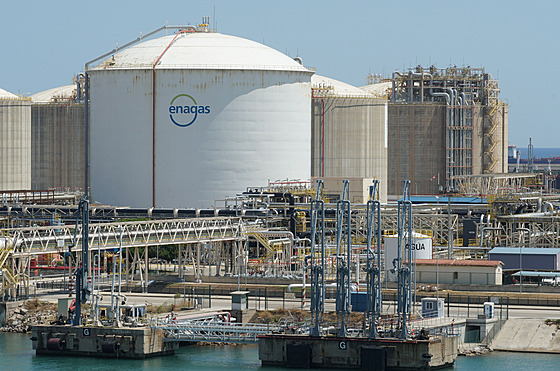 Terminál na zkapaln�ný plyn ve �pan�lské Barcelon� (17. ledna 2023)