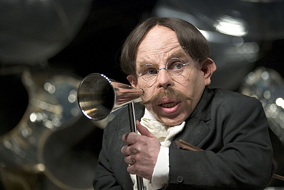 Warwick Davis jako profesor Kratiknot ve filmech o Harrym Potterovi
