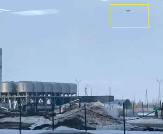Ukrajinský dron zasáhl závod na montá� dron� �áhed ve m�st� Jelabuga v Tatarské...