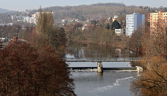 Ott�v jez na Oh�i v Chebu. Práv� sem by m�l být umíst�ný nový most.