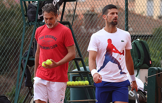 Novak Djokovi (vpravo) se na Monte Carlo Masters chystá s Nenadem Zimonjiem.