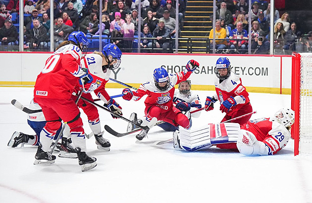 ONLINE: Po Americe další těžká zkouška, hokejistky hrají na MS proti Kanadě
