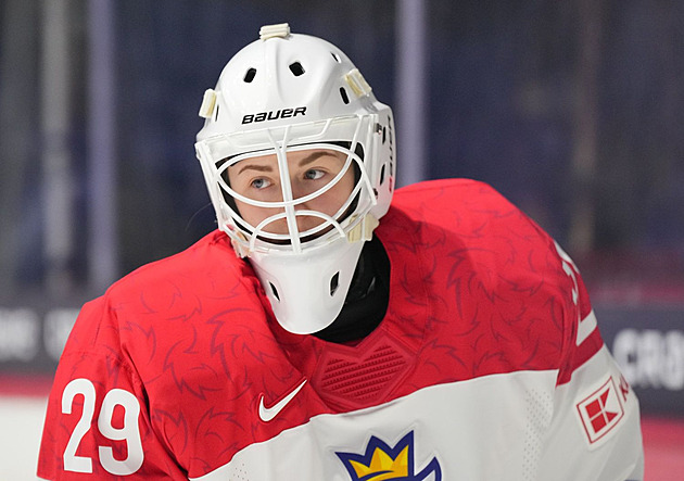 Brankářka českých hokejistek představila výstroj pro hry v Miláně. Líbí se vám?