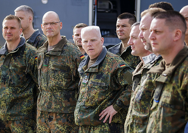 Německé armádě při převozu ukradli z náklaďáku téměř 20 tisíc kusů munice