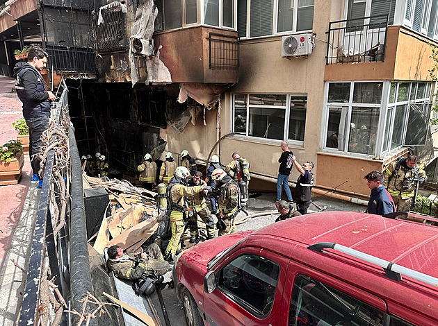 Při požáru nočního klubu v Istanbulu zemřelo přes dvacet lidí
