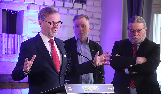 Dilema „buď zbrojení, nebo Green Deal“ je falešné, říká europoslanec Niedermayer
