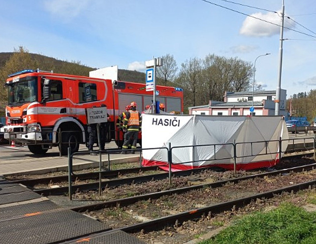 Po sráce s tramvají na zastávce Svratecká v Brn zemel mladý mu. (3. dubna...