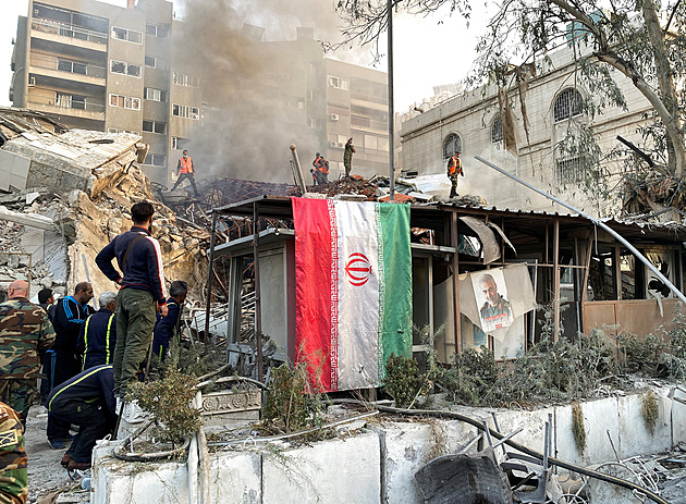Teherán osnuje odvetu za atentát v Damašku. Musí ale vyřešit, jak silná bude jeho reakce