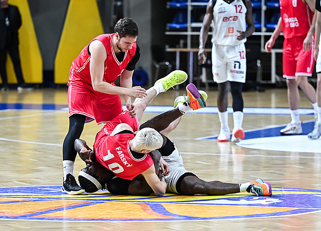 Nejen obhájce vs. hladový Nymburk. Play off NBL slibuje drama. Komu věří Zídek?