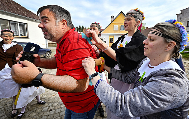 Velikonoce 2026: Kdy bude prodloužený víkend a jaká je otevírací doba obchodů