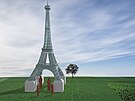 Replika Eiffelovy v�e, kter� bude st�t u jezera Most.