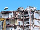 Bourn budovy ikovskho Telecomu pokrauje