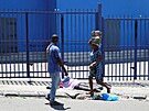 Násilnosti na Haiti neustávají. Z hlavního msta Port-au-Prince uprchlo bhem...