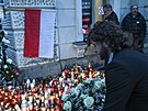 Poláci zapalují svíky a nosí kvtiny na památku humanitárního pracovníka World...