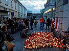 Poláci zapalují svíky a nosí kvtiny na památku humanitárního pracovníka World...