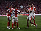 Fotbalisté Slávie slaví první gól utkání s Bohemians.