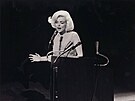 Monroe zazpívala prezidentovi hlasem, který lidem piel lascivní. Podle...