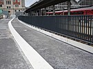 Správa eleznic nechala upravit chodník vedoucí na hlavní nádraí v Praze (4....