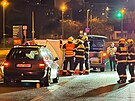Pi dopravní nehod v praské Chodovské ulici zemel v pátek veer zhruba...
