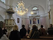 Na pvodní místo nad oltá svatého Petra a Pavla v kostele v Kunraticích se...
