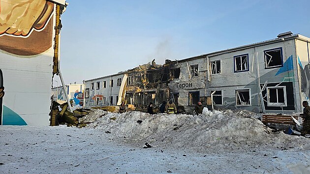 Ukrajinsk dron zashl zvod na mont dron hed ve mst Jelabuga v Tatarsk autonomn republice v Rusku. (2. dubna 2024)