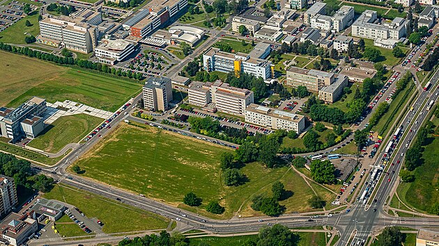 Hradeck kiovatka Mileta na snmku z letadla