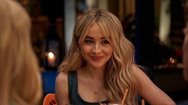 Sabrina Carpenterov ve filmu ra 2 (2022)