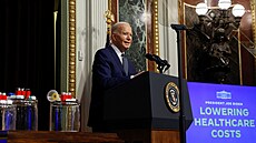 Joe Biden bhem proslovu v Bílém dom, který se týkal sníení náklad ve...