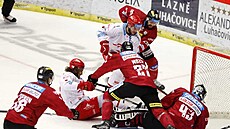 Takto t�inecký úto�ník Marko Da�o protla�il puk do branky Sparty a dal první...