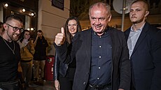 Bývalý slovenský prezident Andrej Kiska ve �tábu  Ivana Kor�oka b�hem druhého...