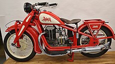 Historický motocykl Jawa 500 OHV z roku 1931, kterému navrátili pvodní krásu v...