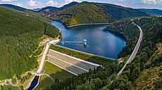 Hráz beskydské údolní pehrady ance (2. dubna 2024)