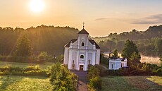 Kostel sv. Petra z Alkantary, známý jako �ikmý kostel. Jeden z mála poz�statk�...