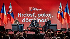 eský expremiér Andrej Babi (vlevo) ve slovenských prezidentských volbách...