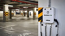 Podzemní gará poskytuje parkovací místa pro 318 aut, nechybí 138 nabíjecích...