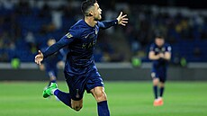 Cristiano Ronaldo z an-Nasru se raduje z gólu v zápase s Abhou.